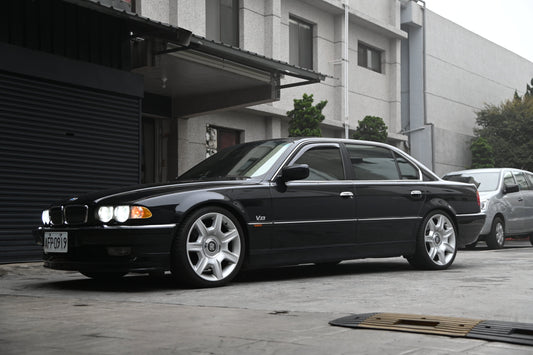 Kies-Motorsports AGT Shock AGT Shock 1994-2001 E38	7 SERIES MK3 Front/ Rear: Inverted Fork-Front Spring Rate: 5K210 Rear Spring Rate: 5K240