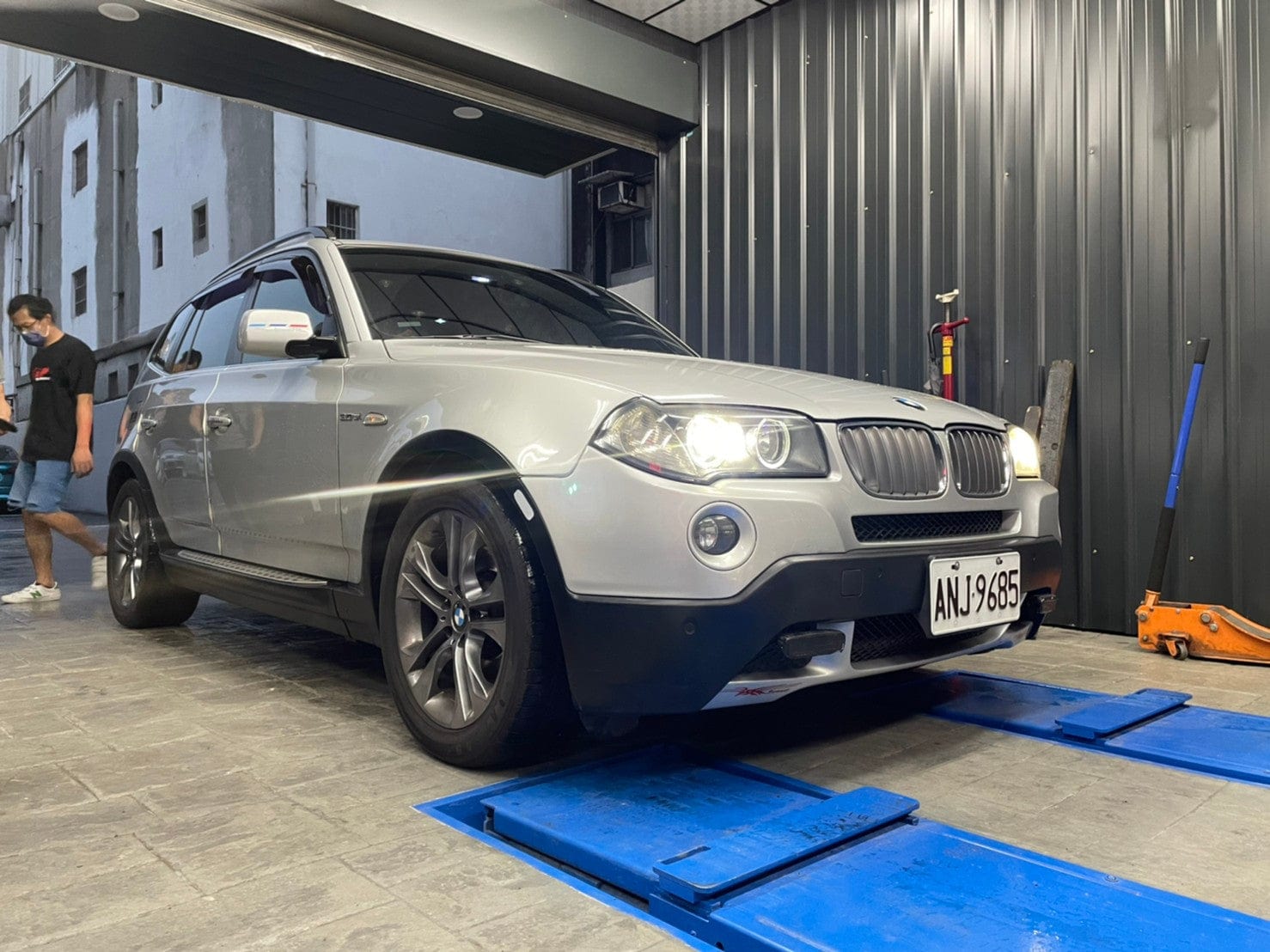 Kies-Motorsports AGT Shock AGT Shock 2003-2010 E83 X3 MK1 Front Inverted Fork/Rear Flip- Front Spring Rate: 7K210 Rear Spring Rate: 10K200