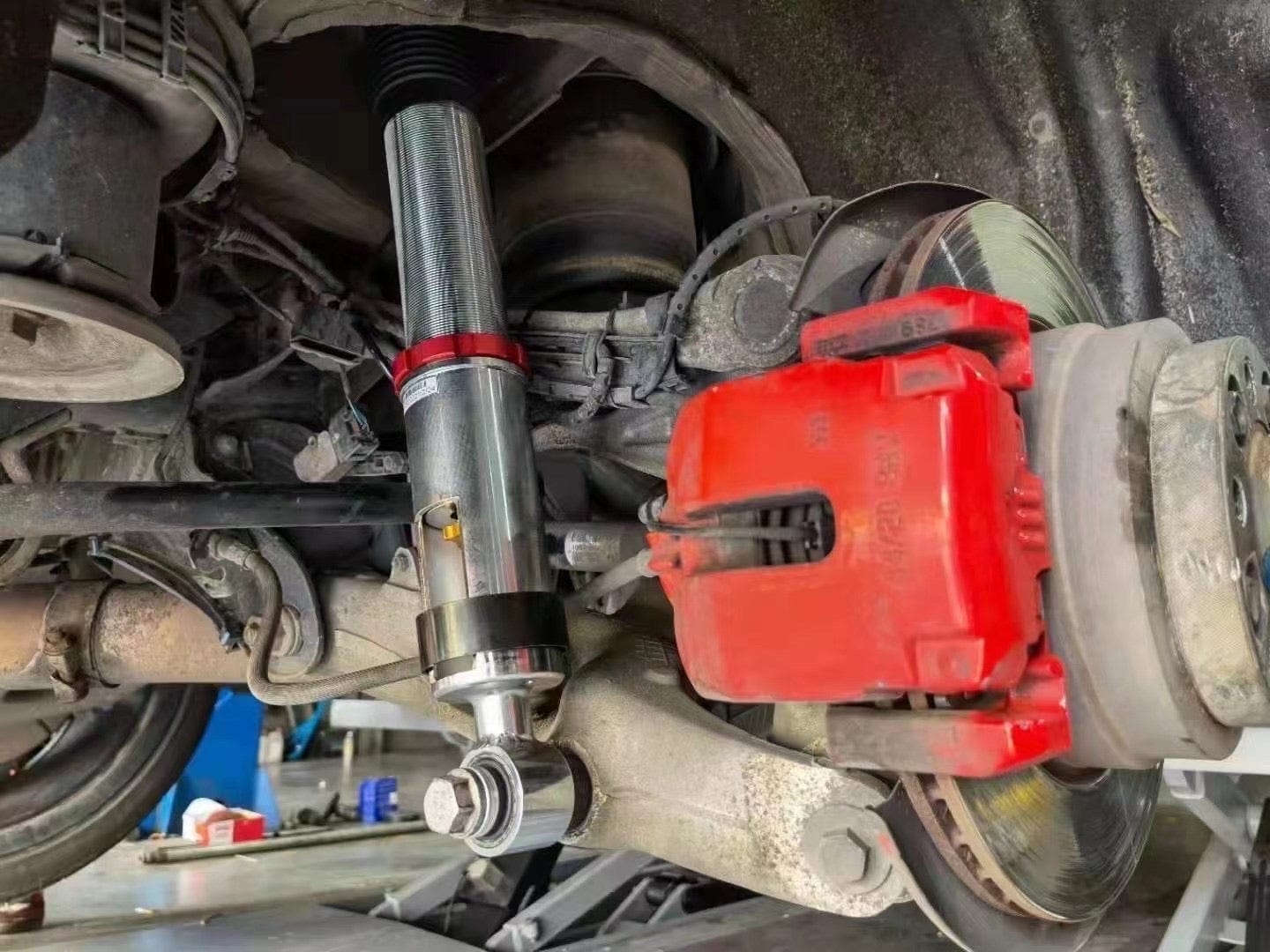 Kies-Motorsports AGT Shock AGT Shock 2014+ F15/F16 2WD/4WD X5/X6 MK3 Front Vertical Fork/Rear Inverted Fork - Front Spring Rate: 10K200 B Rear Spring Rate: 10K200 B Part# BW-31-01