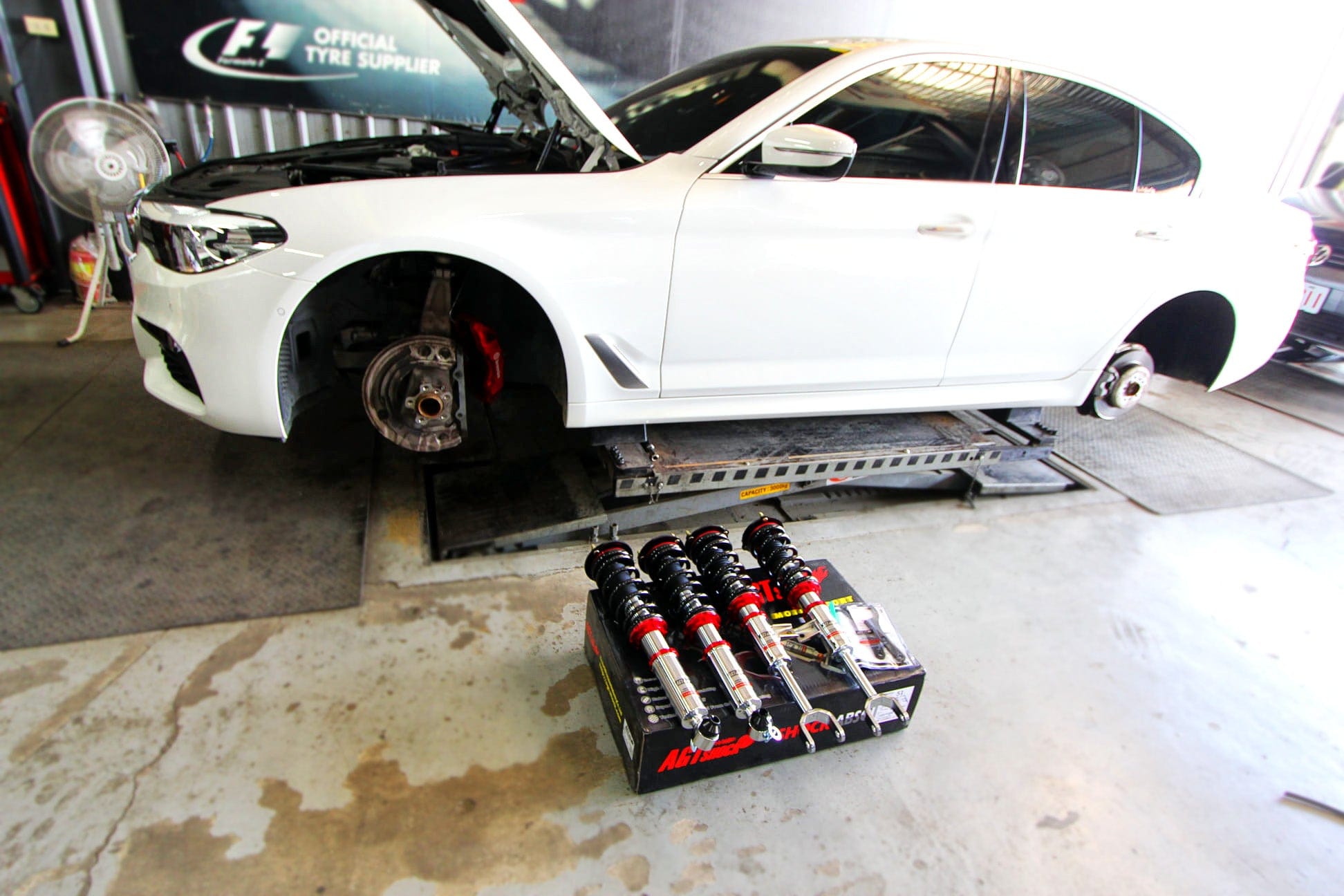 Kies-Motorsports AGT Shock AGT Shock 2017+ G30 G38 4WD 5 SERIES MK7 SEDAN Front Vertical Fork/Rear Inverted Fork - Front Spring Rate: 10K220 Rear Spring Rate: 5K240