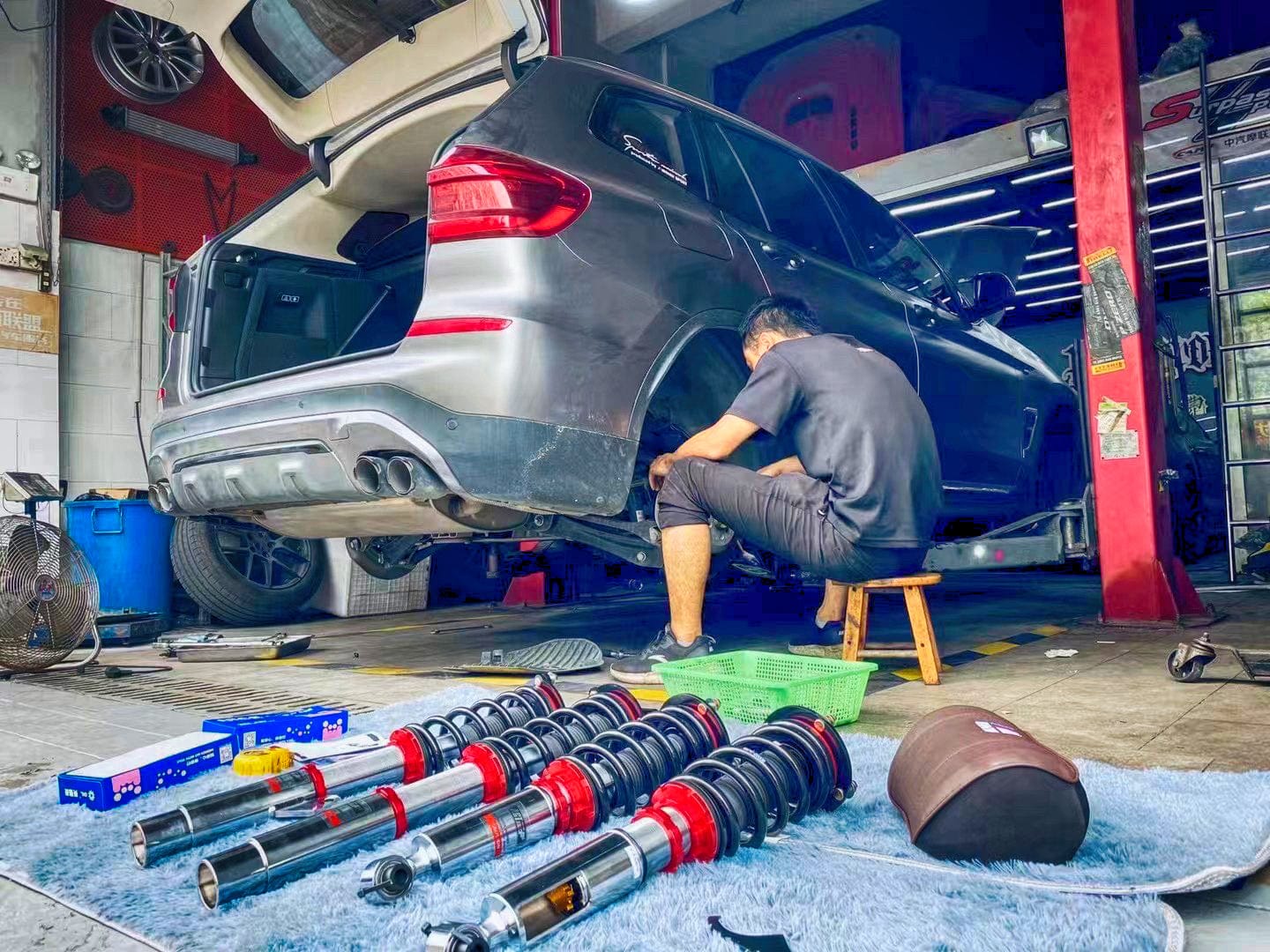 Kies-Motorsports AGT Shock AGT Shock 2021+ G08 IX3 Front Inverted Fork/Rear Flip - Front Spring Rate: 7K210 Rear Spring Rate: 14K200