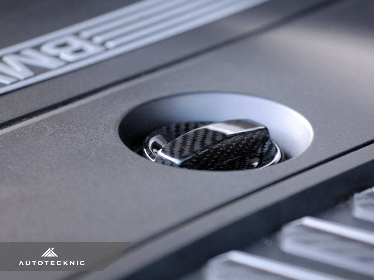 Kies-Motorsports AutoTecknic USA AutoTecknic Dry Carbon Competition Oil Cap Cover - G30 5-Series