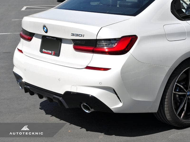 Kies-Motorsports AutoTecknic USA AutoTecknic Dry Carbon Extended-Fin Competition Rear Diffuser - G20 3-Series