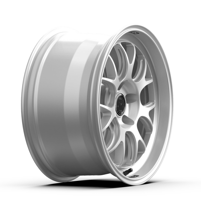 Kies-Motorsports fifteen52 fifteen52 Apex RSR 18x9.5 5x120 22mm ET 72.56mm Center Bore Radiant Silver