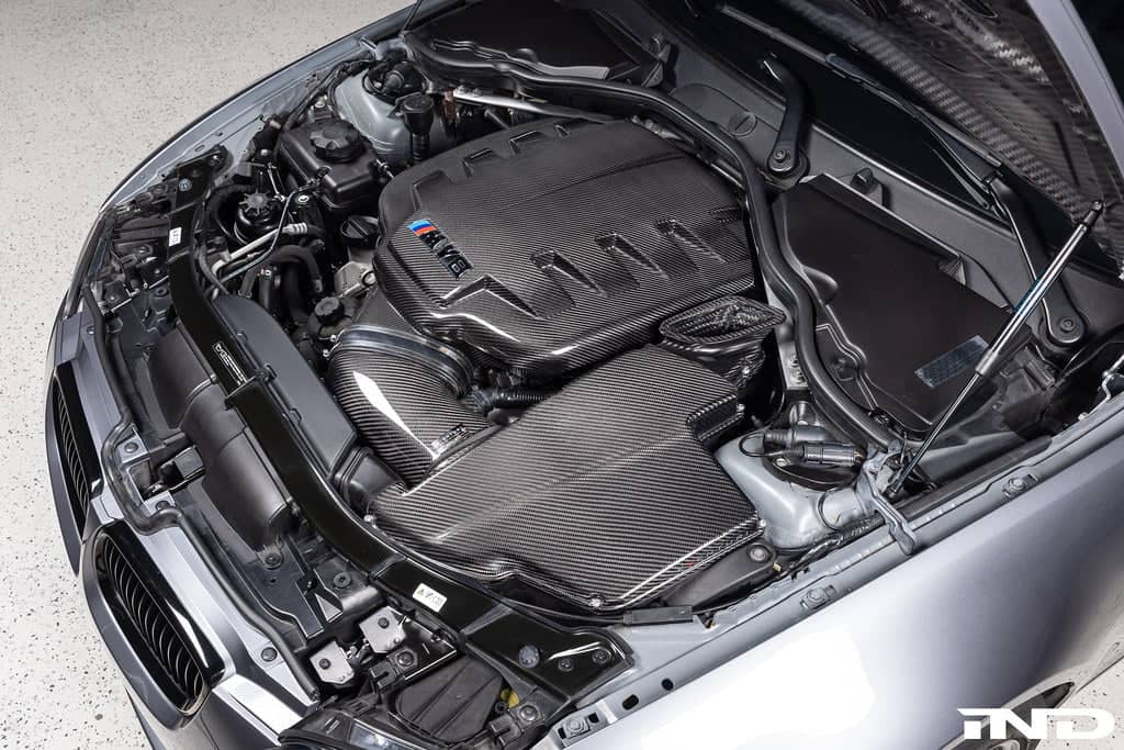 Kies-Motorsports iND Distribution Eventuri BMW E9X M3 (S65) Black Carbon Inlet Plenum - Gloss