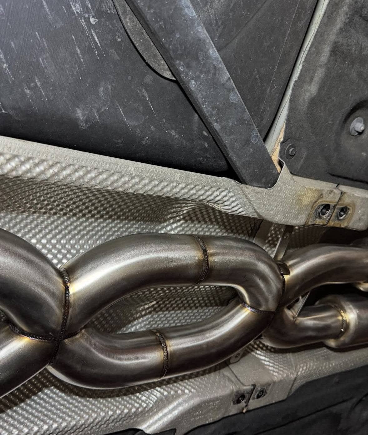 IRL E9x Double X Pipe
