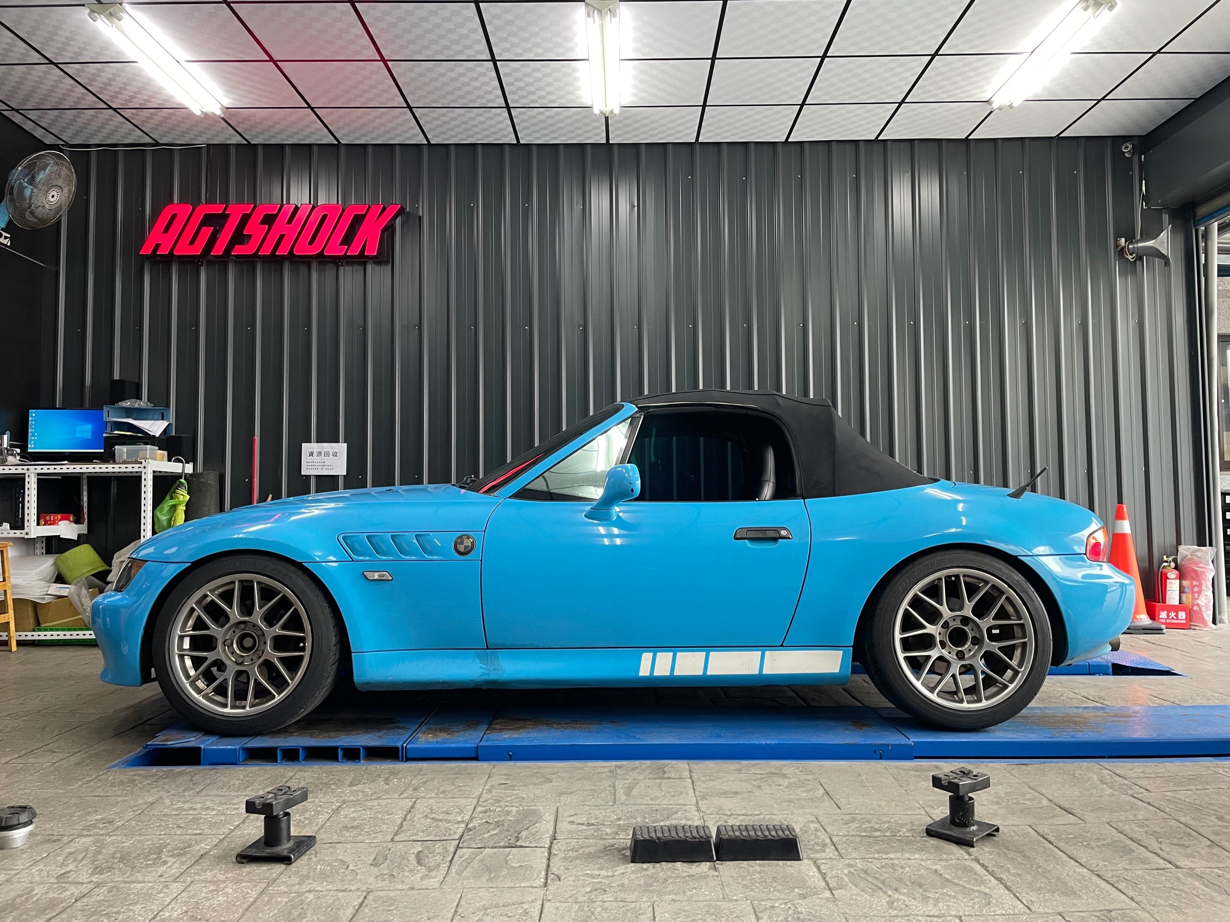Kies-Motorsports AGT Shock AGT Shock 1995-2002 E36/7  E36/8 Z3 Front Inverted  Fork/Rear Flip -Front Spring Rate: 8K200 Rear Spring Rate: 8K160
