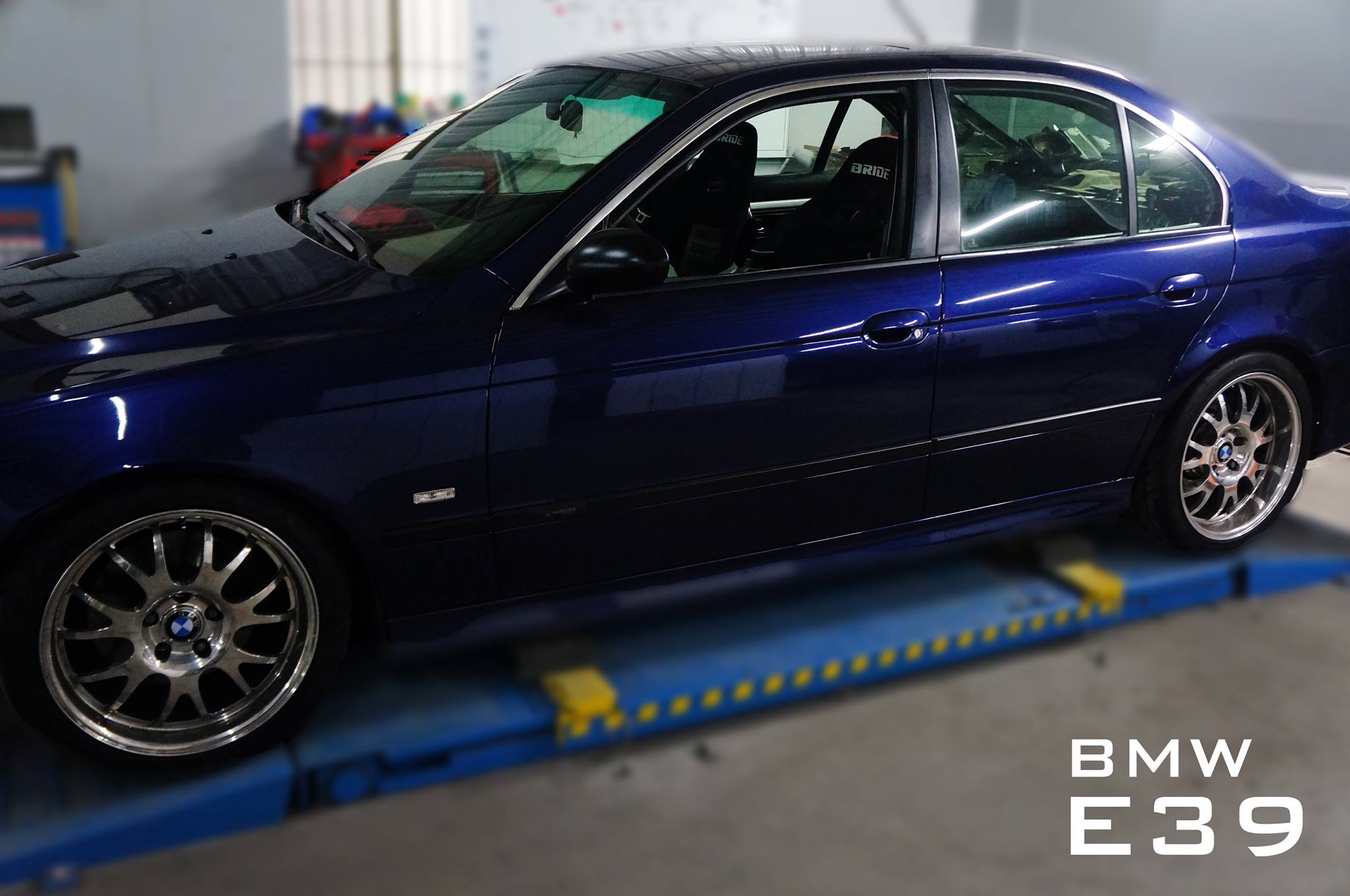 AGT Shock 1995-2003 E39	5 SERIES MK4 SEDAN Front/ Rear: Inverted Fork-Front Spring Rate: 5K210 Rear Spring Rate:5K240 Secondary image