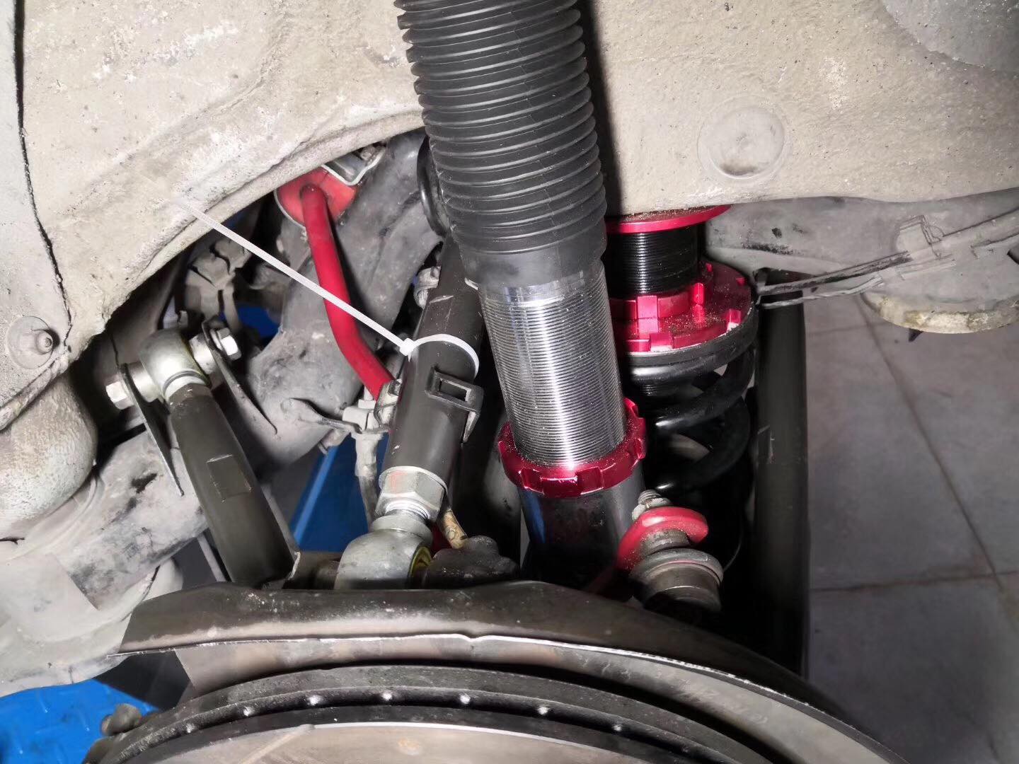 AGT Shock 2004-2013 E87/E88 RWD 1 SERIES MK1 M COUPE Front Inverted Fork/Rear Vertical Fork-Front Spring Rate: 6K210 Rear Spring Rate: 7K230 Secondary image