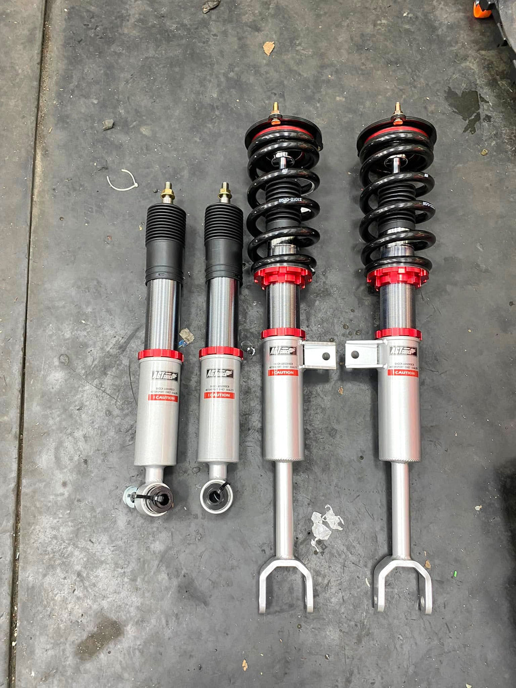 Kies-Motorsports AGT Shock AGT Shock 2009+ F07 5 SERIES MK6 GT Front Vertical Fork/Rear Inverted Fork - Front Spring Rate: 12K210 Rear Spring Rate: 6K250