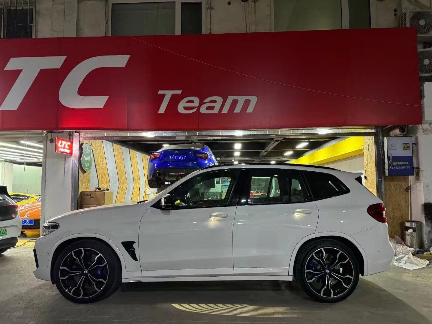 Kies-Motorsports AGT Shock AGT Shock 2019+	F97/F98	X3M X4 M Front/ Rear: Inverted Fork-Front Spring Rate: 8K200 Rear Spring Rate: 10K200 Main image