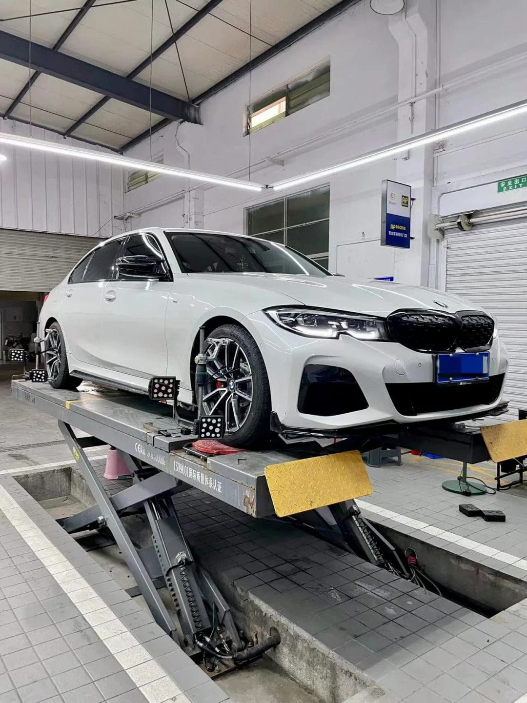 Kies-Motorsports AGT Shock AGT Shock 2019+	G20/G21/G28 4WD 3 SERIES MK7  Front Inverted  Fork/Rear Flip	-Front Spring Rate: 6K180	Rear Spring Rate:	8K250 Main image