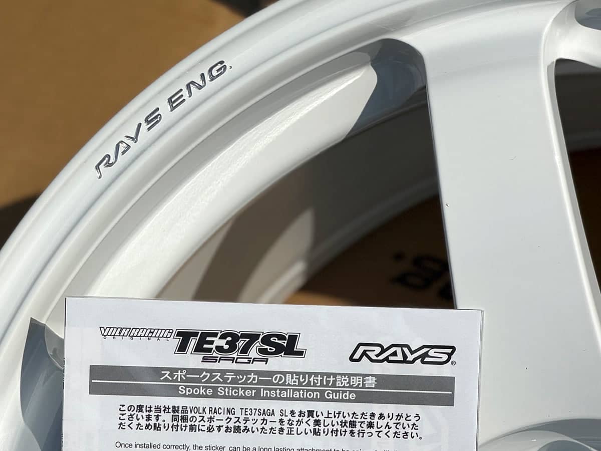 Kies-Motorsports AutoTecknic USA Volk Racing TE37 Saga SL 18x9.5 5x114.3 +22 Dash White (Set of 4)