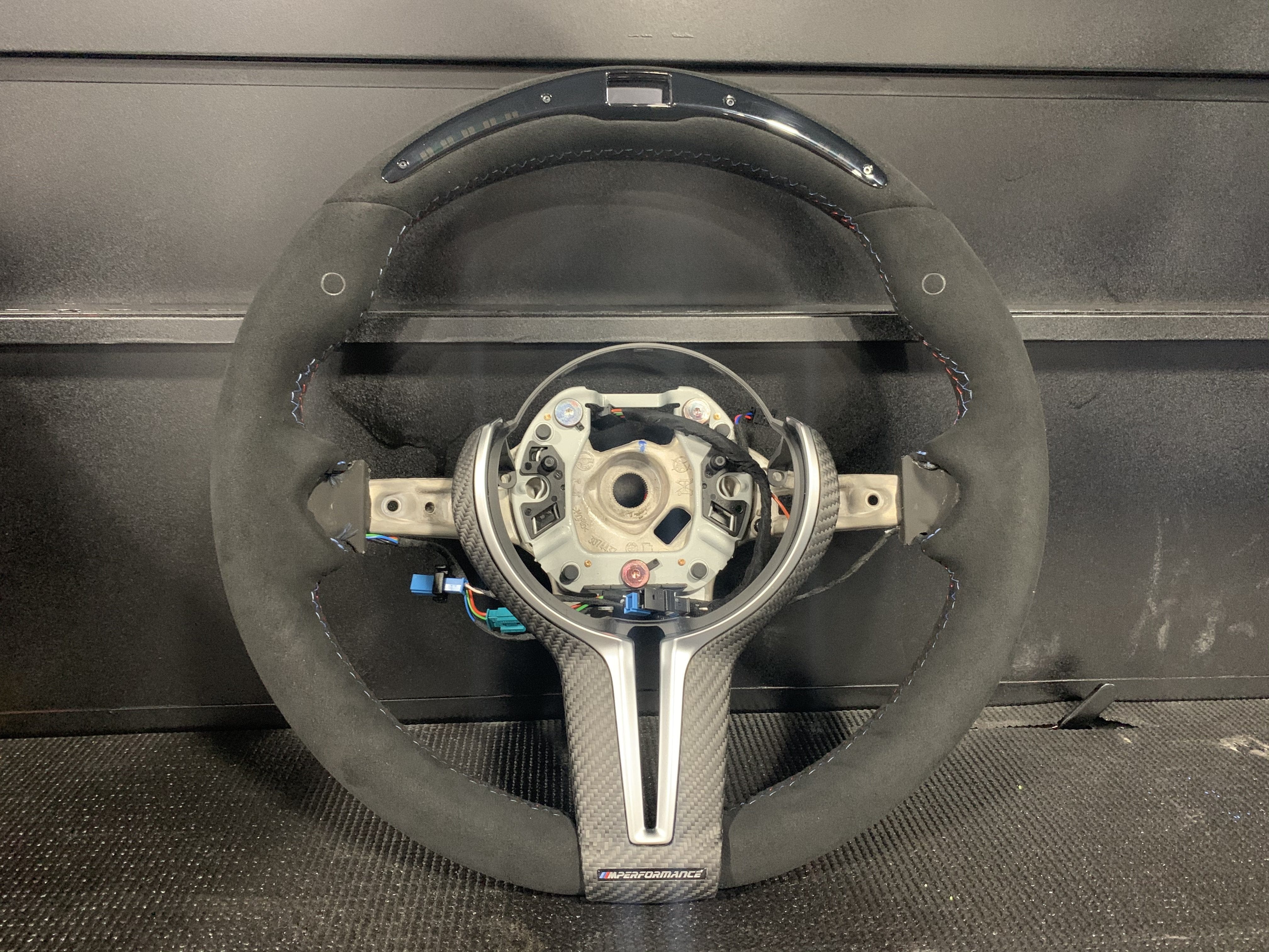 Genuine BMW Alcantara M Performance RACE DISPLAY Wheel for the F87 M2 and M2C (Includes Matte Carbon Fiber Trim) Secondary image