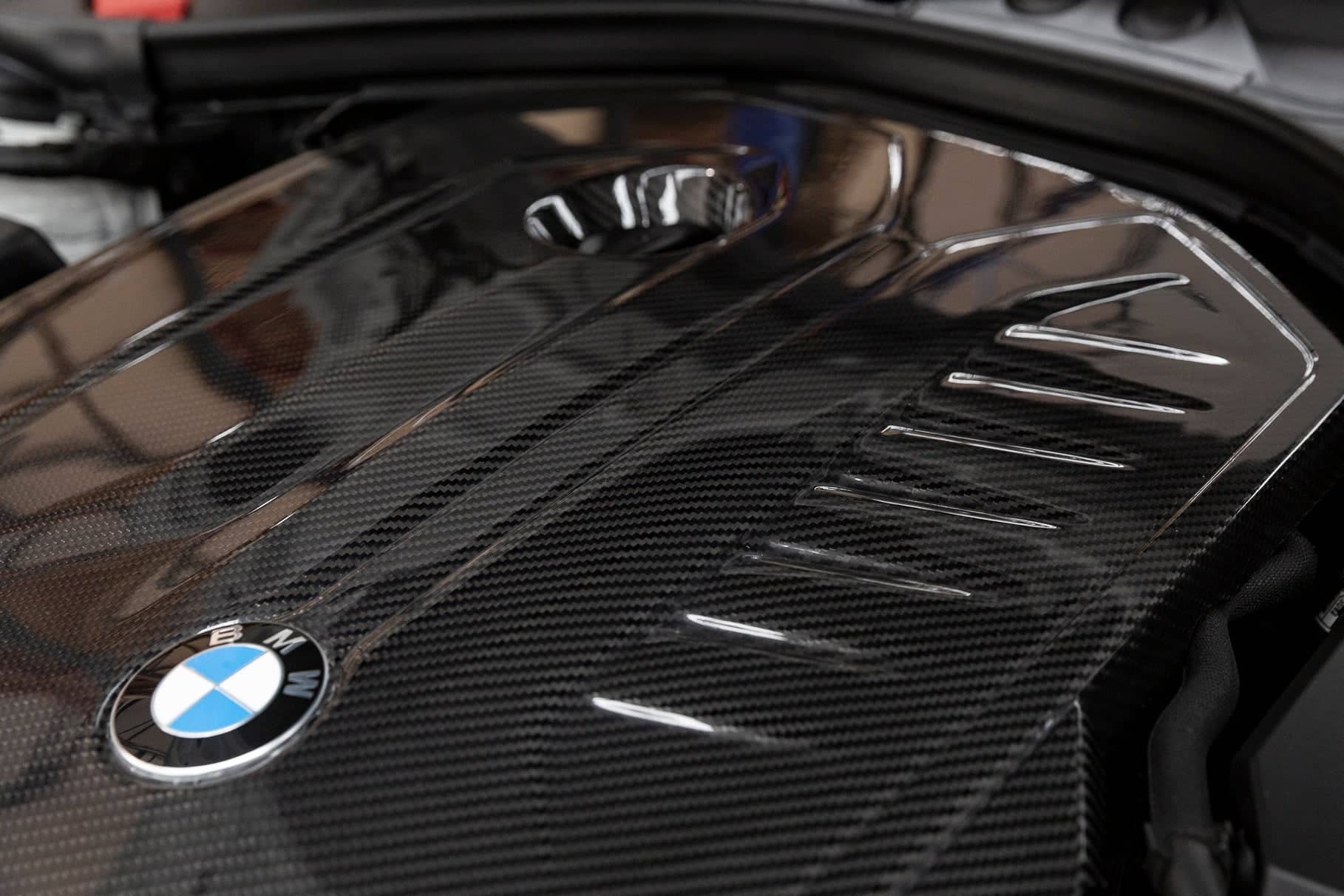 Kies-Motorsports iND Distribution Eventuri BMW B58 Black Carbon Engine Cover