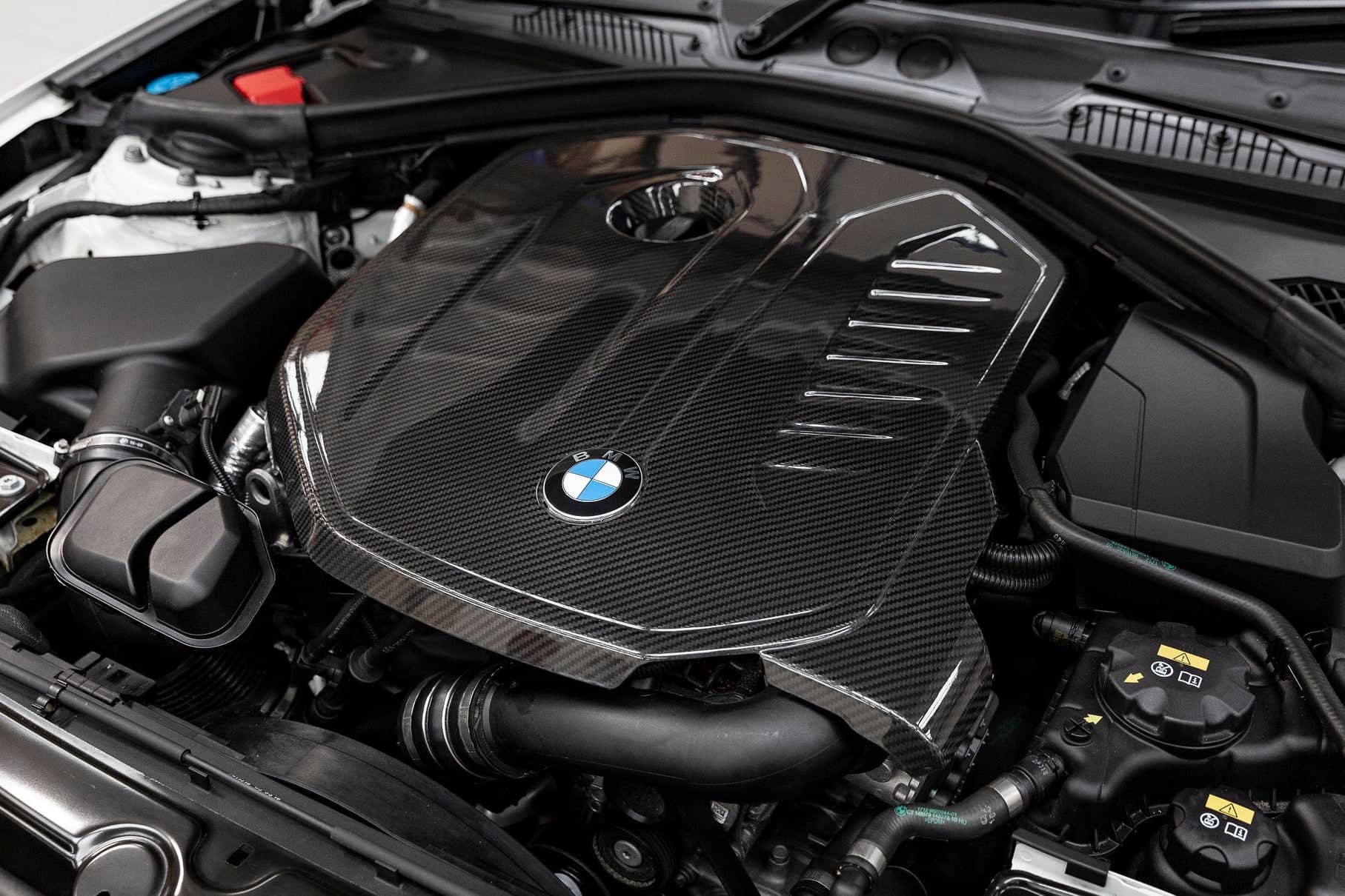Kies-Motorsports iND Distribution Eventuri BMW B58 Black Carbon Engine Cover