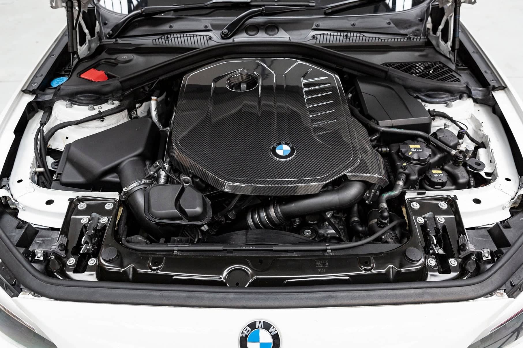 Kies-Motorsports iND Distribution Eventuri BMW B58 Black Carbon Engine Cover