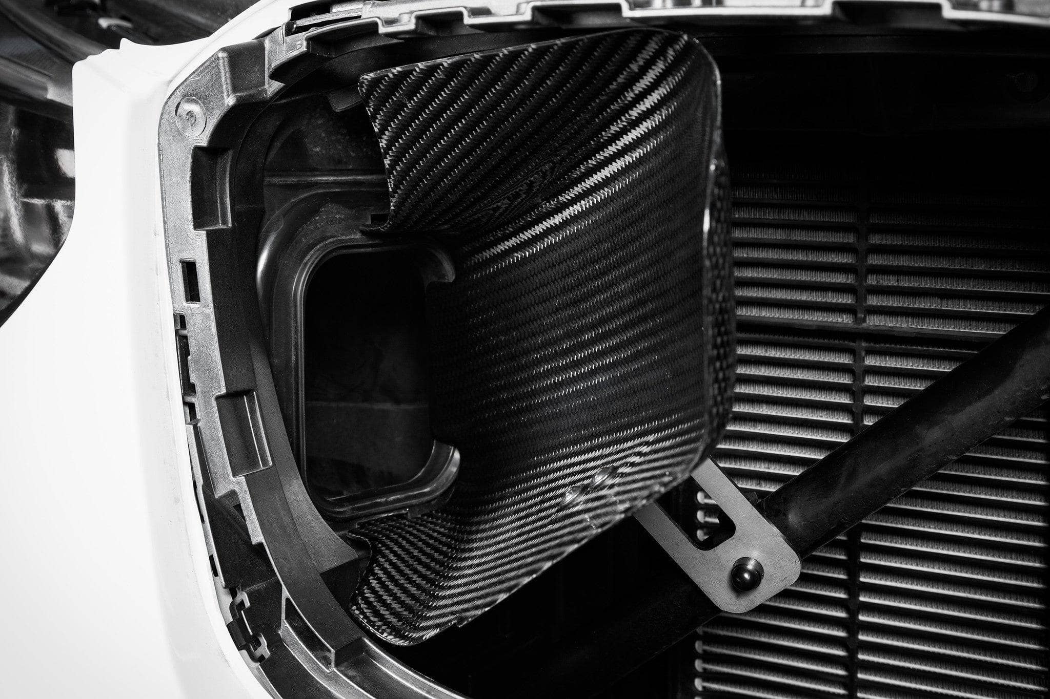 Kies-Motorsports iND Distribution Eventuri BMW F97 X3M / F98 X4M Black Carbon Intake System