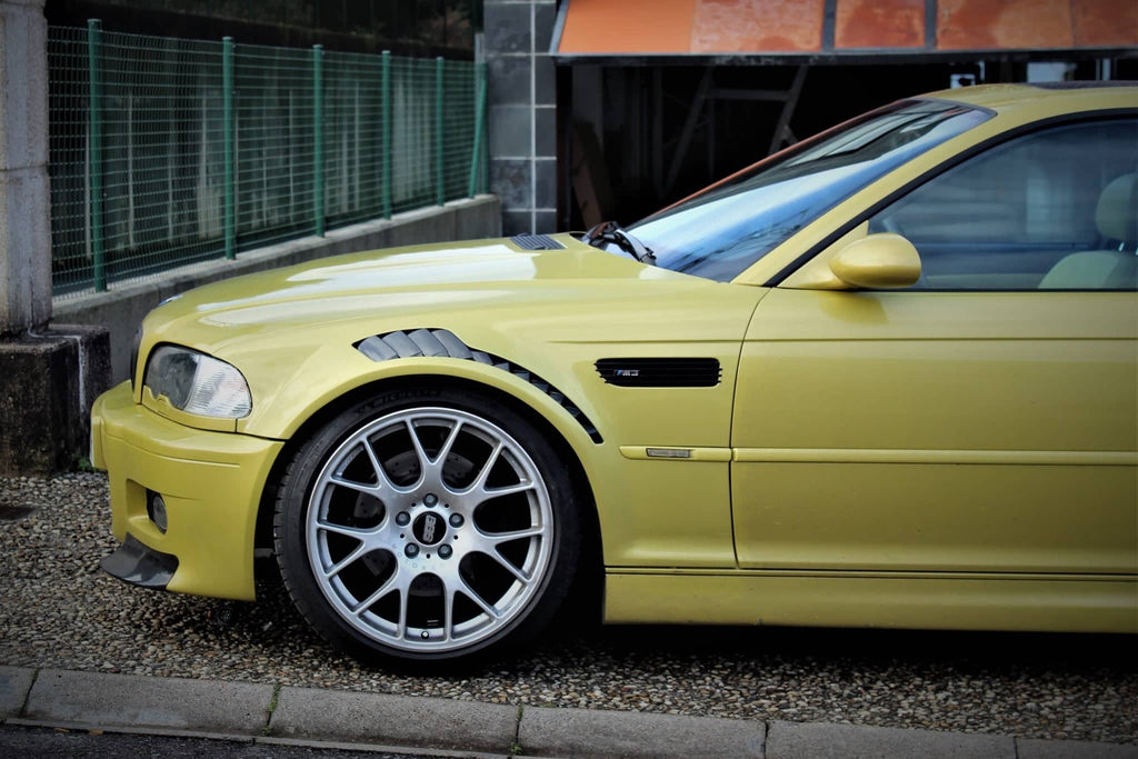 Kies-Motorsports IND Distribution Karbonius E46 M3 Carbon Vented Fender Set