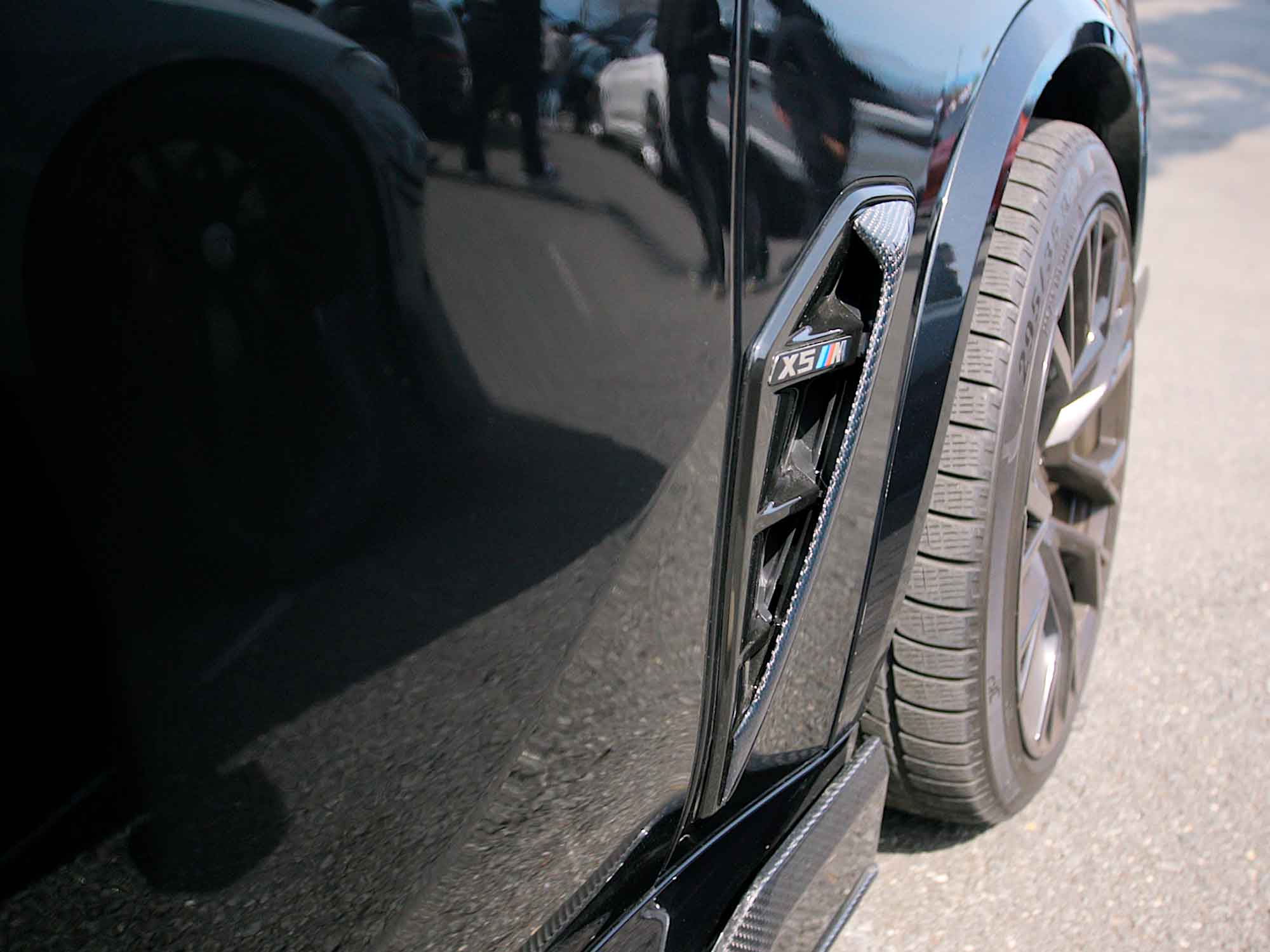 Kies Motorsports — front angle view of Kies Carbon Fiber Vent Trim for F95 X5M Main image