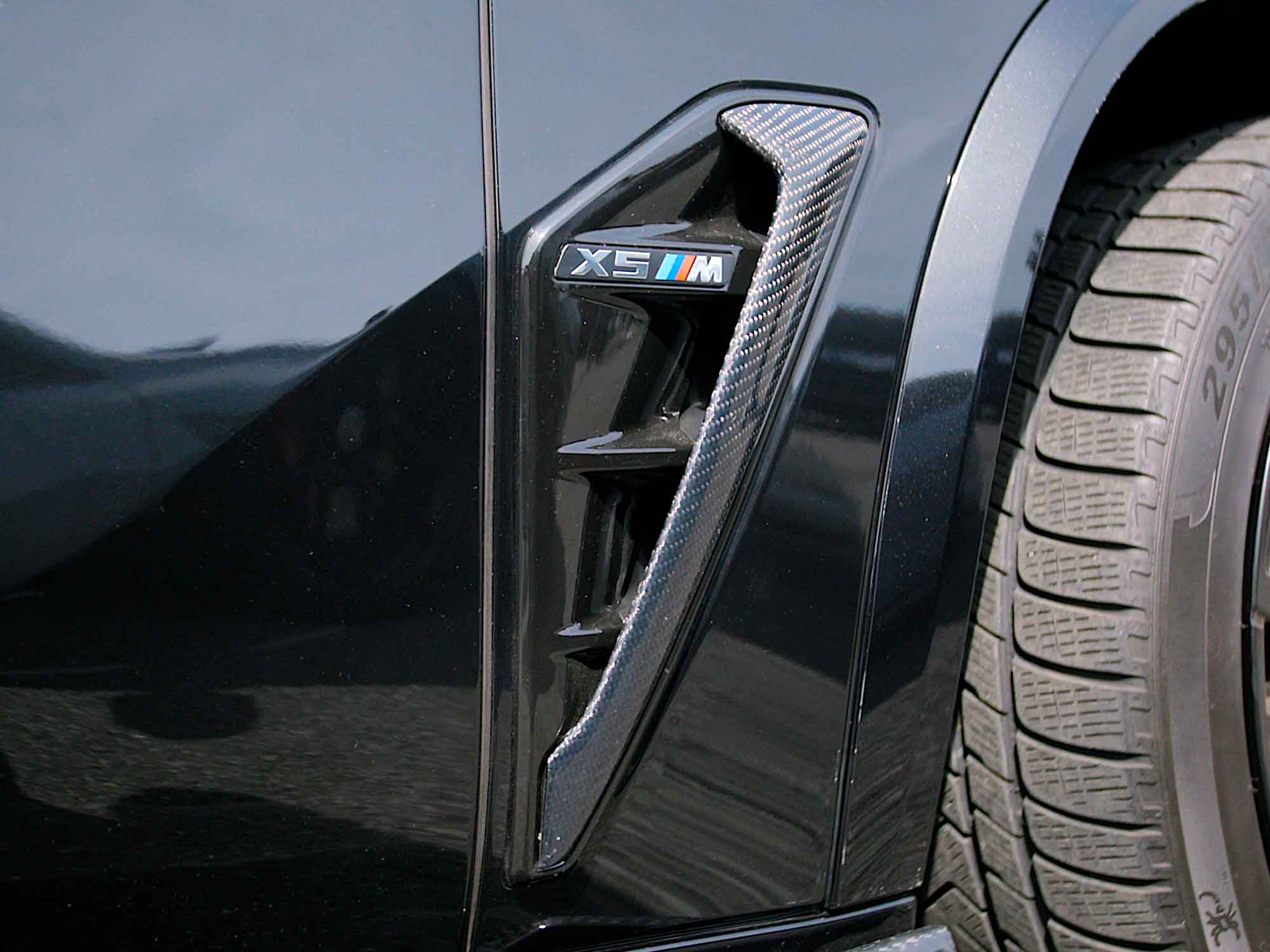 Kies Motorsports — close-up detail of Kies Carbon Fiber Vent Trim for F95 X5M