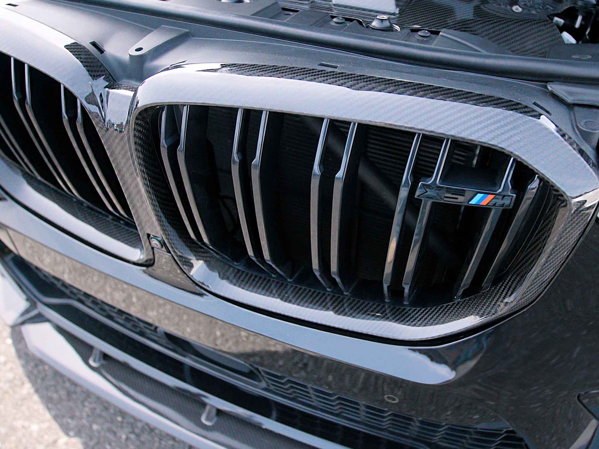 X5M F95 Double Slatted Carbon Fiber Kidney Grilles Secondary image