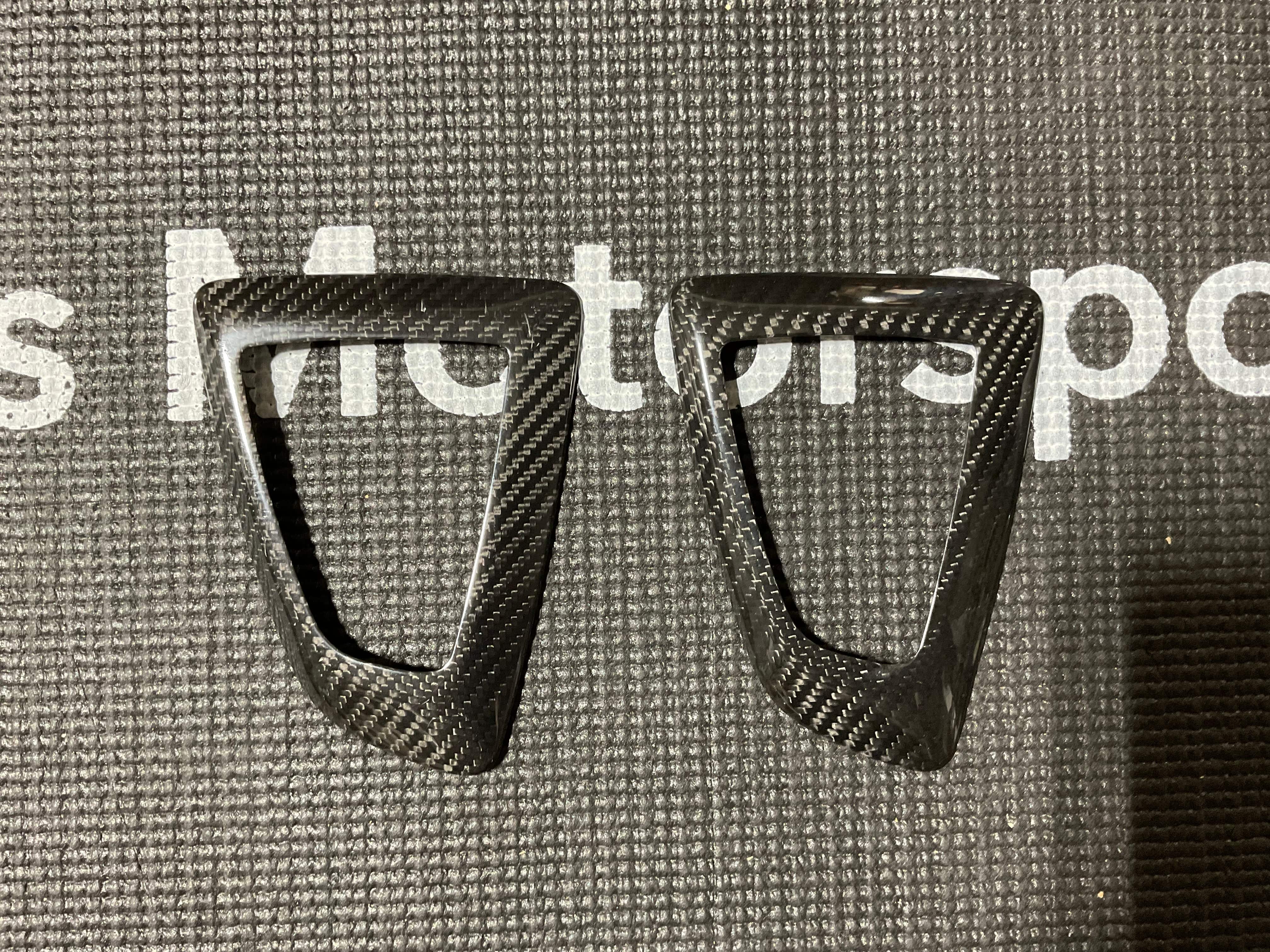 Kies-Motorsports Kies Motorsports OPEN BOX - F8X Shifter Trim Dry Carbon Fiber Gloss Finish (Clean (1) + Minor Scratches (1) Main image
