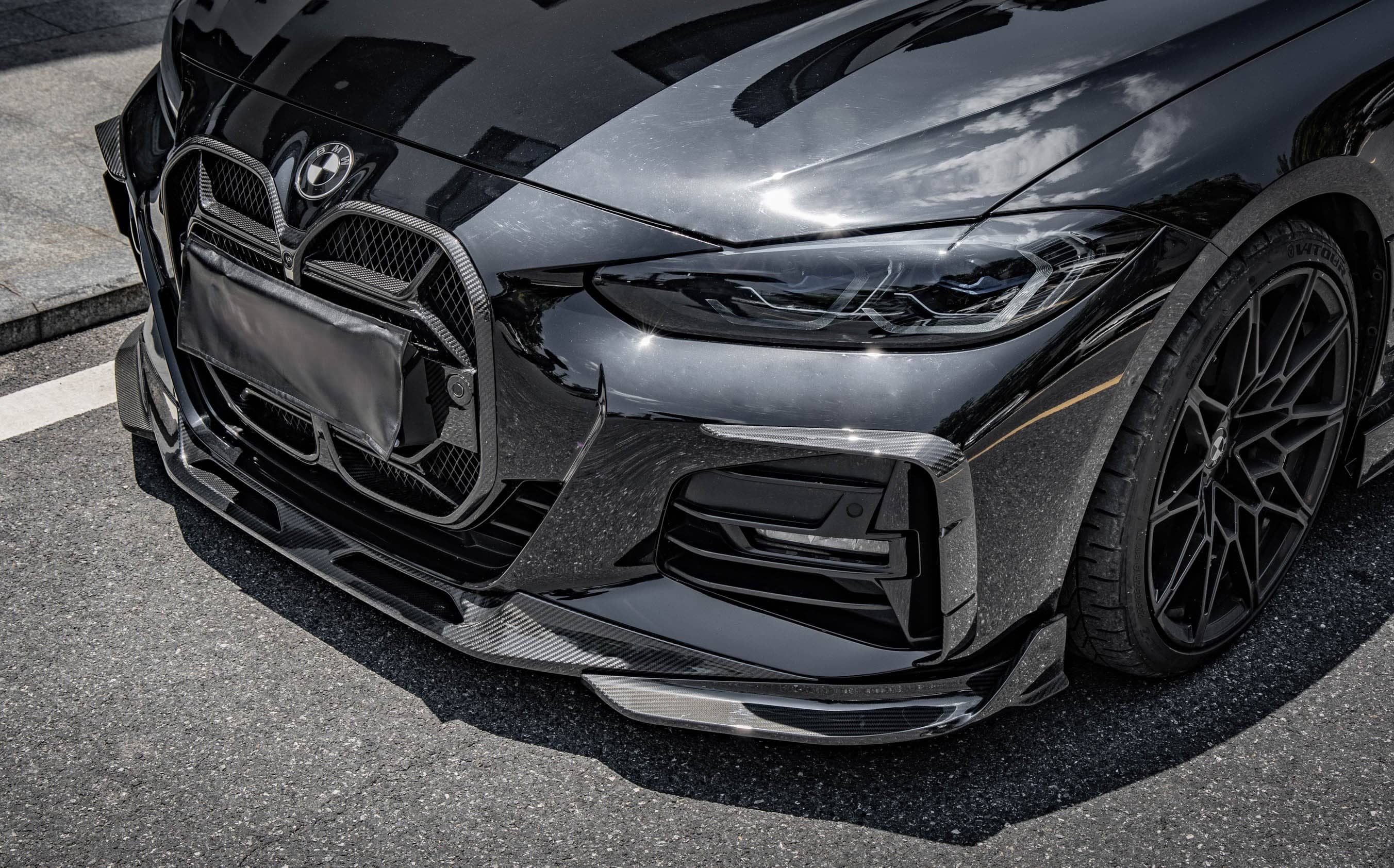 Kies-Motorsports NWCarbon Haus 4 Series G22/G23 SQ Style Dry Carbon Fiber Front Vent Trim