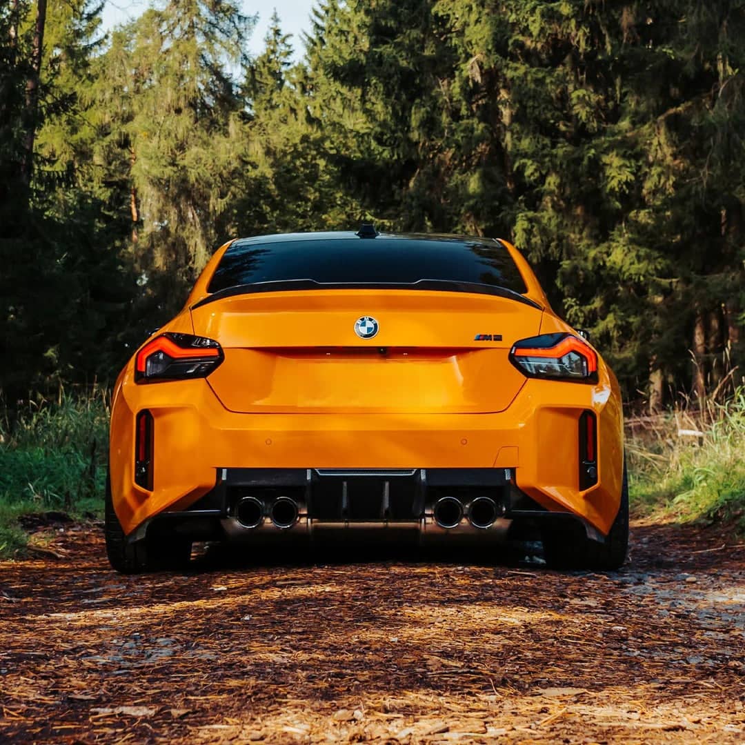 G87 M2 V3 Style Dry Carbon Fiber Diffuser Secondary image