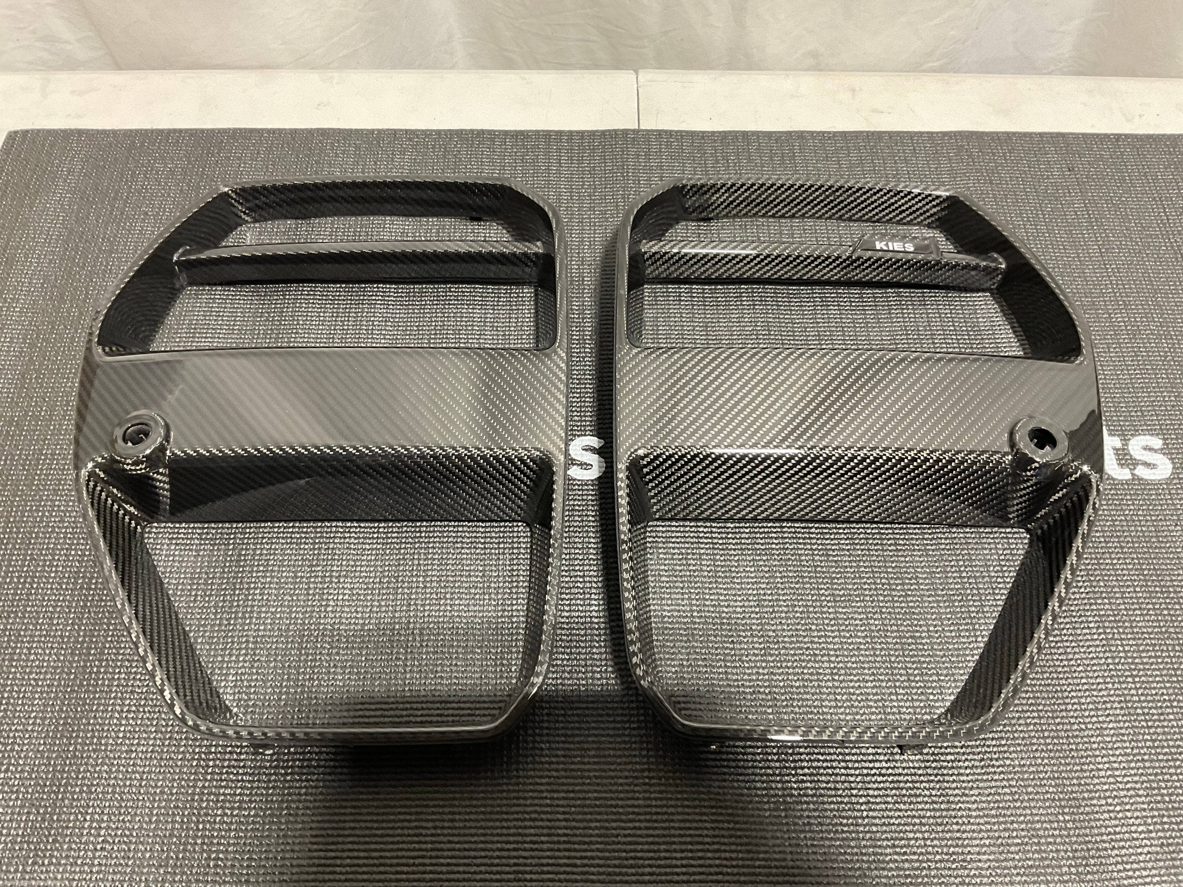 Kies-Motorsports Open Box Item OPEN BOX - BMW G8X Dry Carbon Fiber V-Style Front Grill Replacement (w/ ACC) Main image