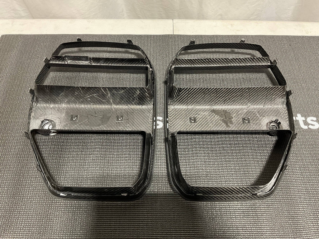 Kies-Motorsports Open Box Item OPEN BOX - BMW G8X Dry Carbon Fiber V-Style Front Grill Replacement (w/ ACC)