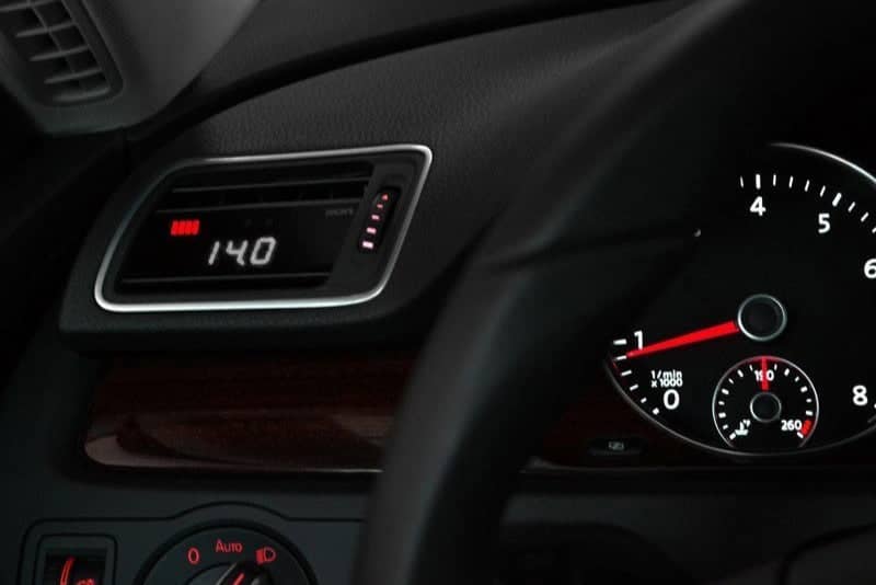 Kies-Motorsports P3 P3 Gauge - VW CC / Passat B6 Left Hand Drive / Red / White Main image