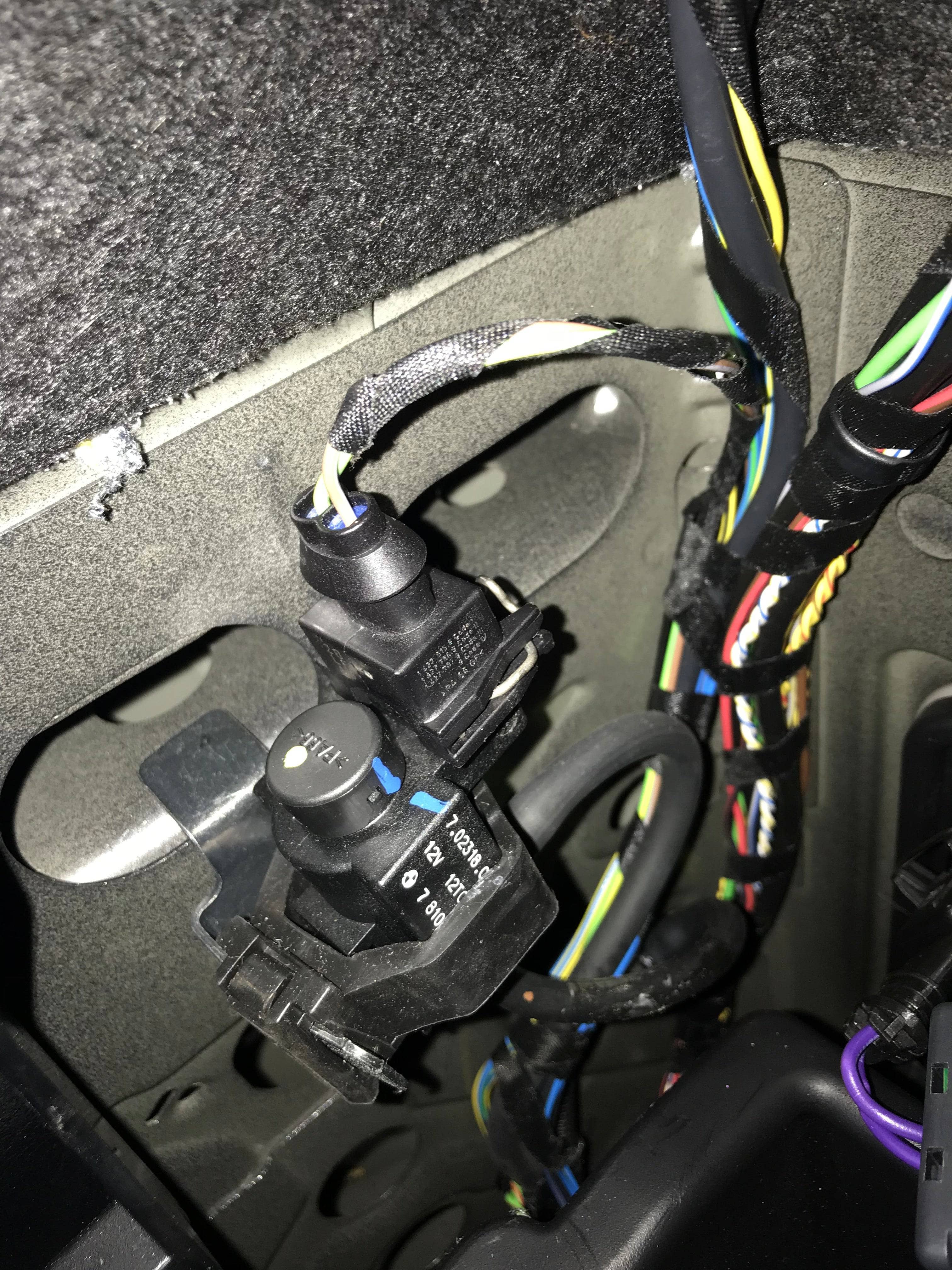 BMW Exhaust Valve/Flap Controller Secondary image